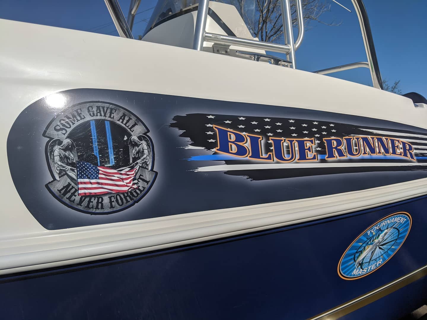 Houseboat graphics, custom boat wraps, decals, striping, vinyl stickers,  and boat lettering